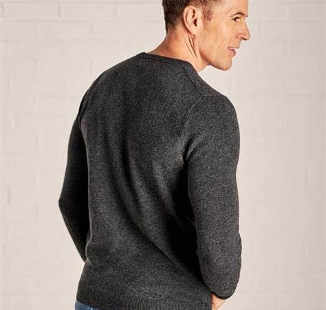 Get amazing benefits of men’s jumpers